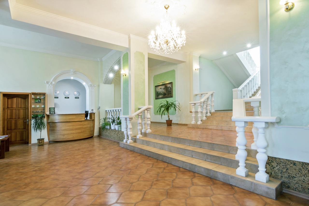 Centralny Hotel Krzywy Róg Zewnętrze zdjęcie