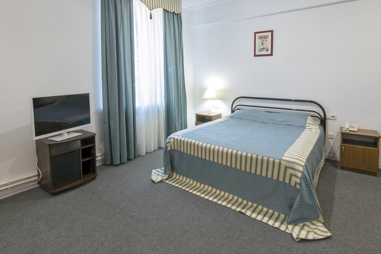 Centralny Hotel Krzywy Róg Zewnętrze zdjęcie