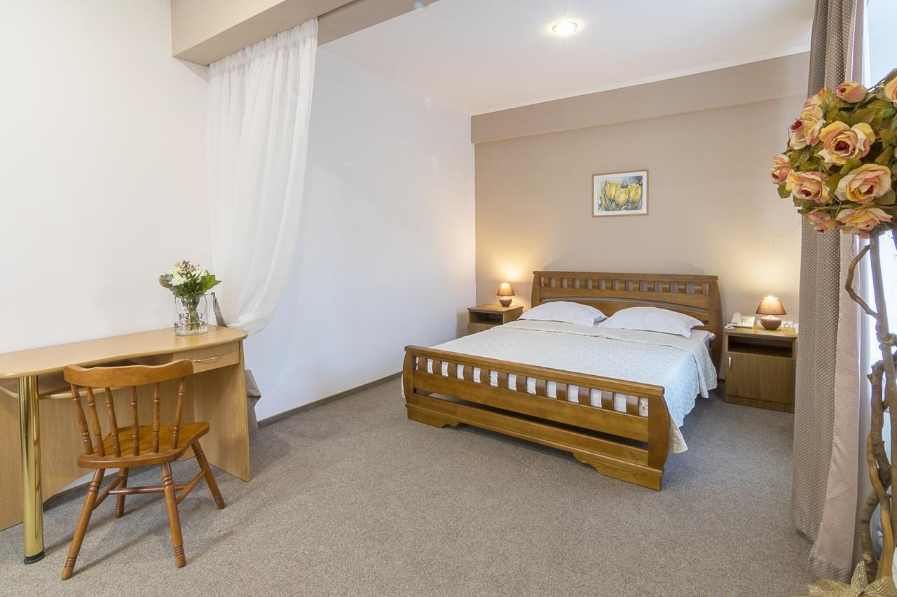 Centralny Hotel Krzywy Róg Zewnętrze zdjęcie