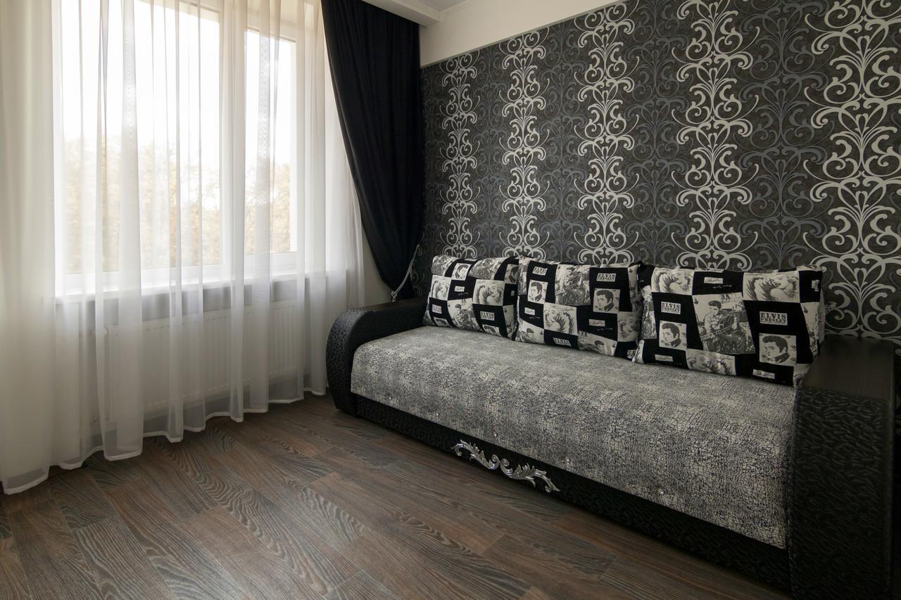 Centralny Hotel Krzywy Róg Zewnętrze zdjęcie